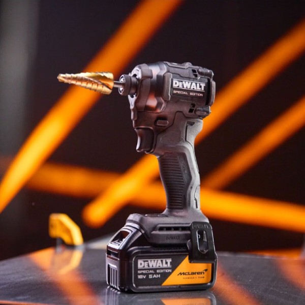 Фото - Шуруповерт DeWALT DCF86MP2T